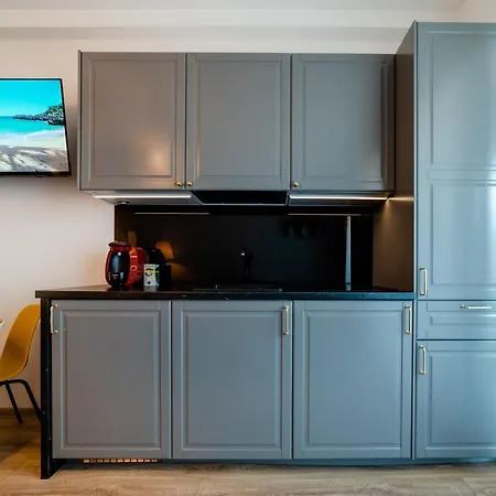 Summer Waves Mamaia Nord