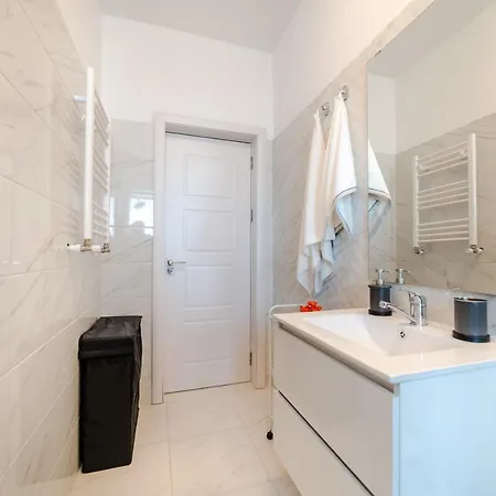 Summer Waves Mamaia Nord Апартаменты Нэводари