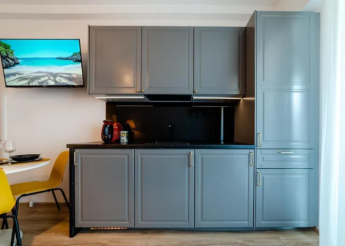 Summer Waves Mamaia Nord